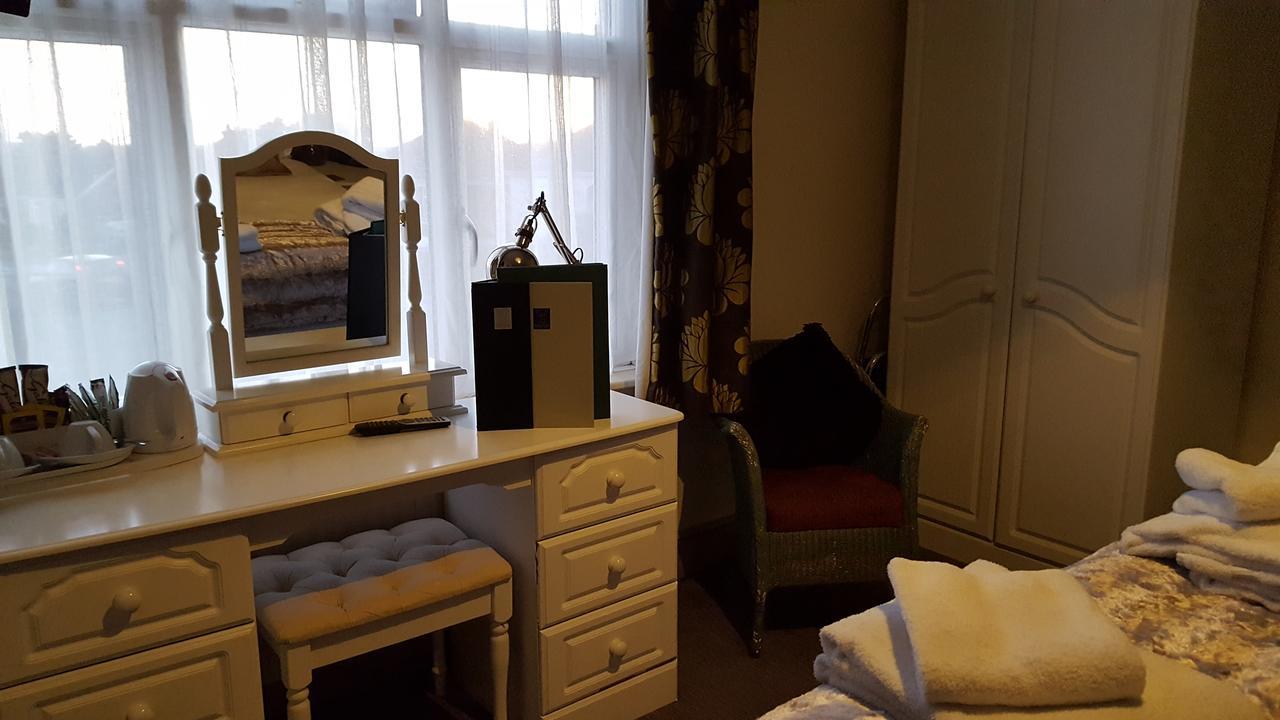 The Stag Hotel Northwood  ภายนอก รูปภาพ