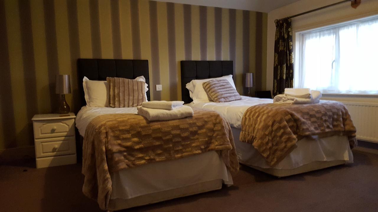 The Stag Hotel Northwood  ภายนอก รูปภาพ