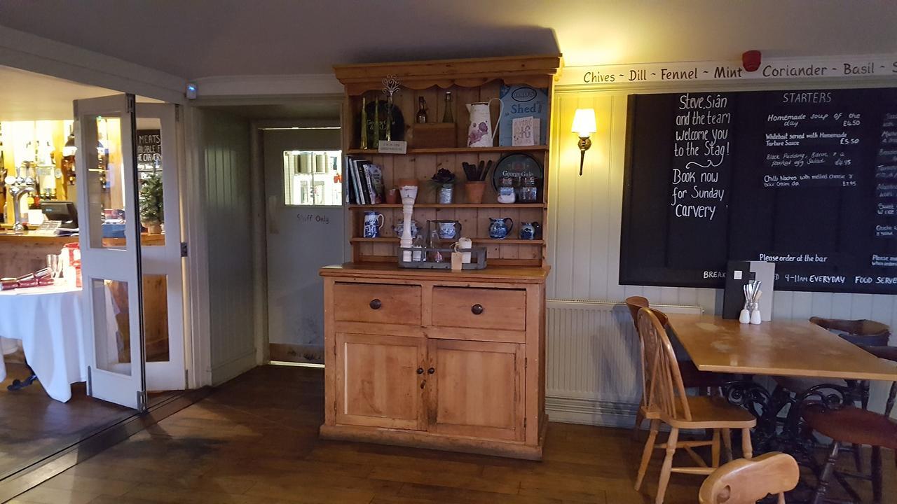 The Stag Hotel Northwood  ภายนอก รูปภาพ