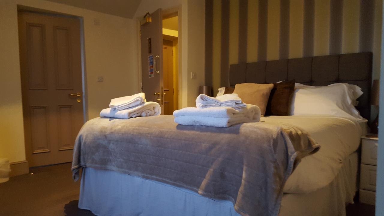The Stag Hotel Northwood  ภายนอก รูปภาพ