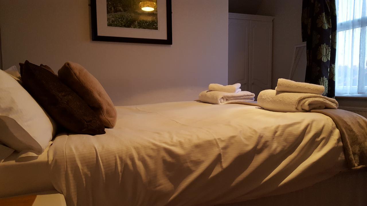 The Stag Hotel Northwood  ภายนอก รูปภาพ
