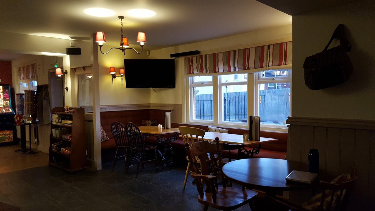 The Stag Hotel Northwood  ภายนอก รูปภาพ