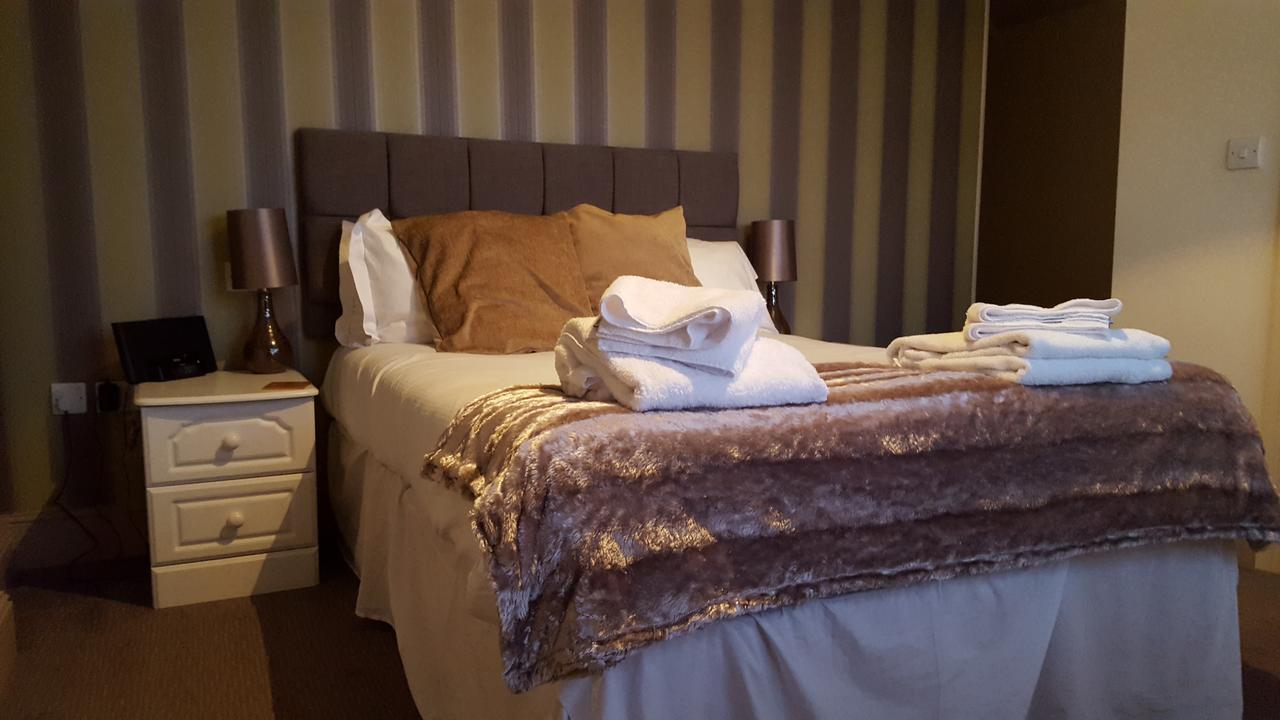 The Stag Hotel Northwood  ภายนอก รูปภาพ