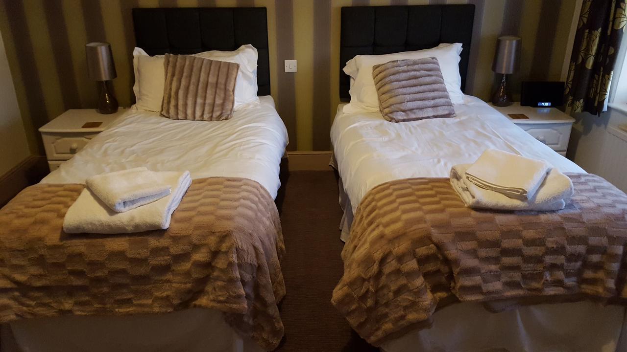 The Stag Hotel Northwood  ภายนอก รูปภาพ