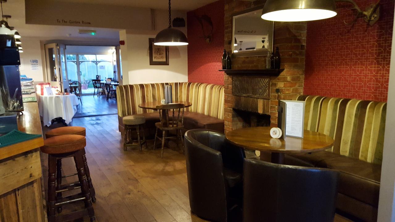 The Stag Hotel Northwood  ภายนอก รูปภาพ