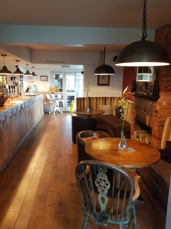 The Stag Hotel Northwood  ภายนอก รูปภาพ